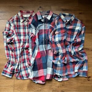 Lot of 3 Flag and Anthem Lightweight Button Up Shirts Medium. Red, White, Navy